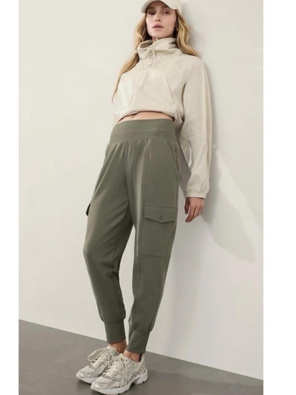 Athleta Venice High Rise Cargo Jogger sizeMedium - Picture 1 of 10